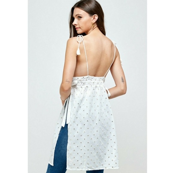 En Crème Eyelet Top - Picture 2 of 7